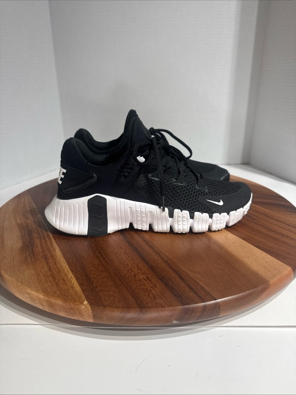 Nike Free Metcon 4 Black White  CT3886010  Women’s Size 8